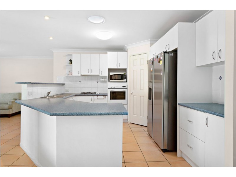 4 Meilland Court, Eatons Hill QLD 4037