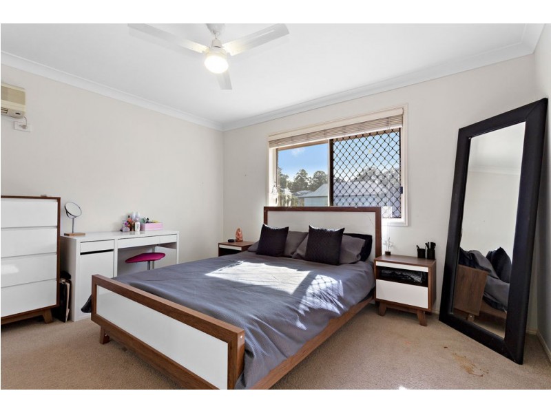 4 Meilland Court, Eatons Hill QLD 4037