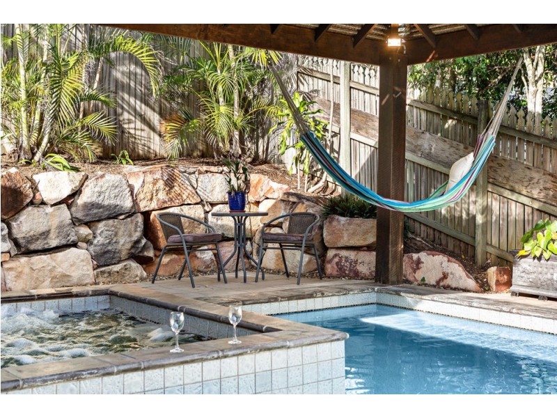 4 Meilland Court, Eatons Hill QLD 4037