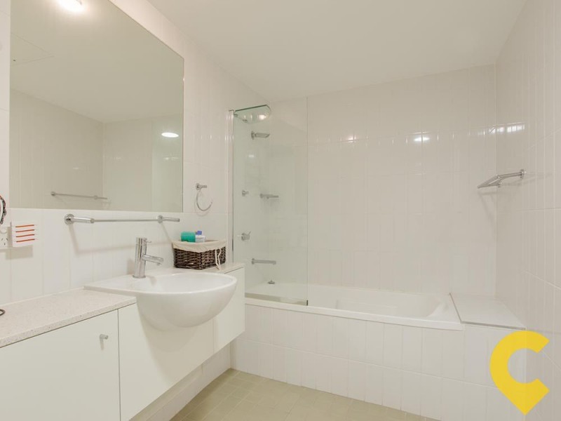 1/146 Prince Edward Parade, Scarborough QLD 4020