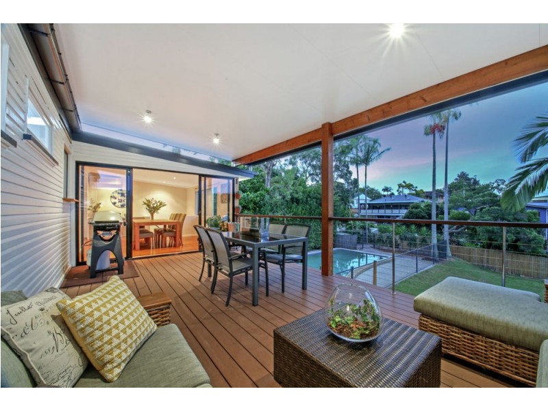 15 Coleridge Street, Stafford Heights QLD 4053