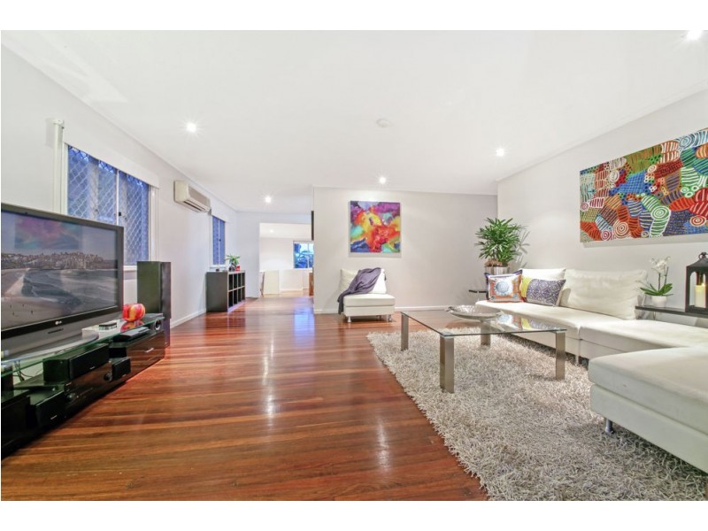 15 Coleridge Street, Stafford Heights QLD 4053