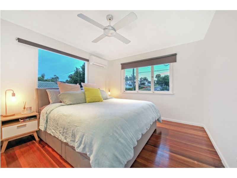 15 Coleridge Street, Stafford Heights QLD 4053