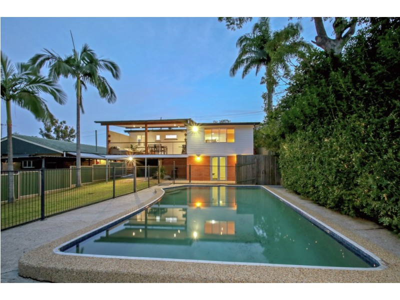 15 Coleridge Street, Stafford Heights QLD 4053