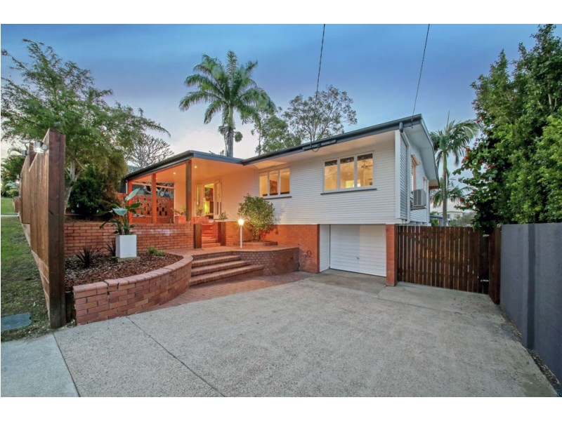 15 Coleridge Street, Stafford Heights QLD 4053