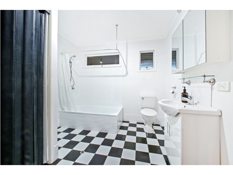 15 Coleridge Street, Stafford Heights QLD 4053