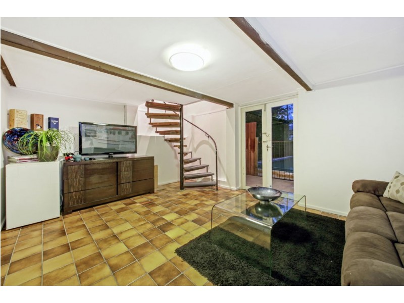 15 Coleridge Street, Stafford Heights QLD 4053