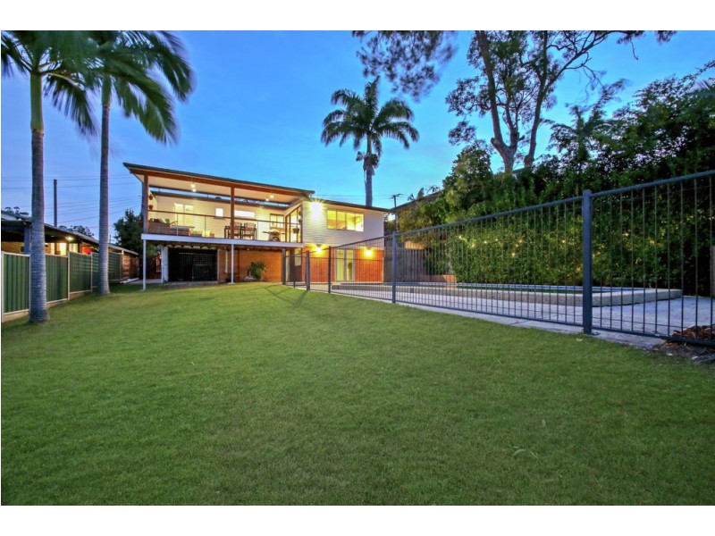 15 Coleridge Street, Stafford Heights QLD 4053