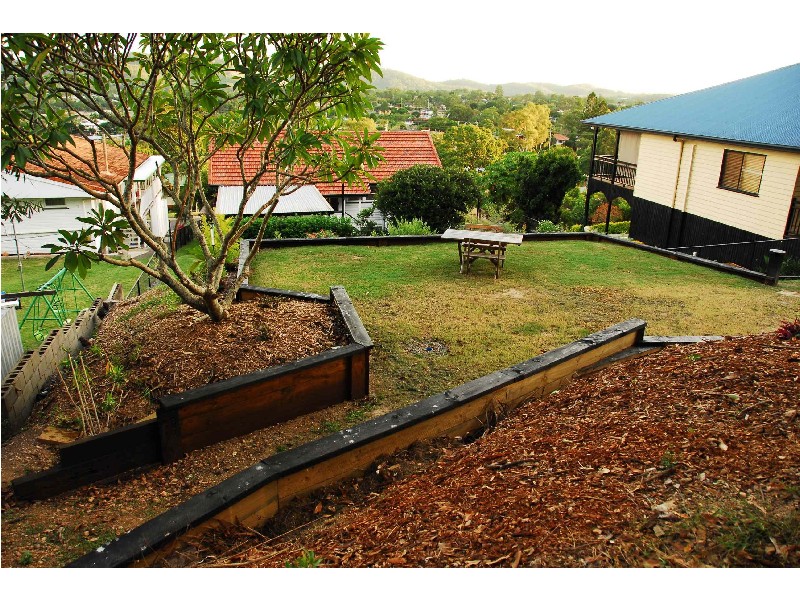 Arana Hills QLD 4054