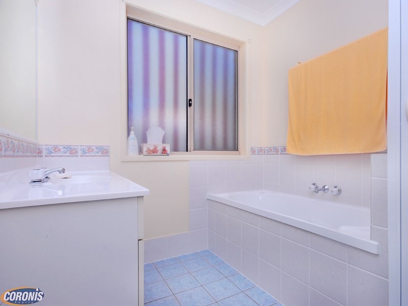 82 Cambridge Crescent, Fitzgibbon QLD 4018