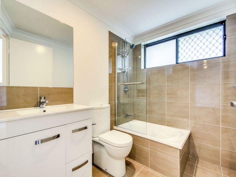 2/2 Gledson Street, Zillmere QLD 4034