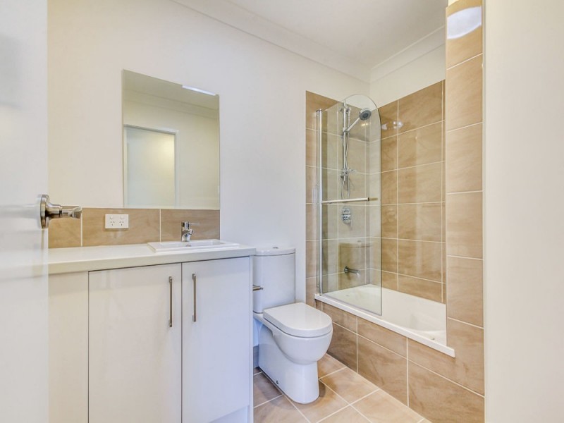 2/2 Gledson Street, Zillmere QLD 4034