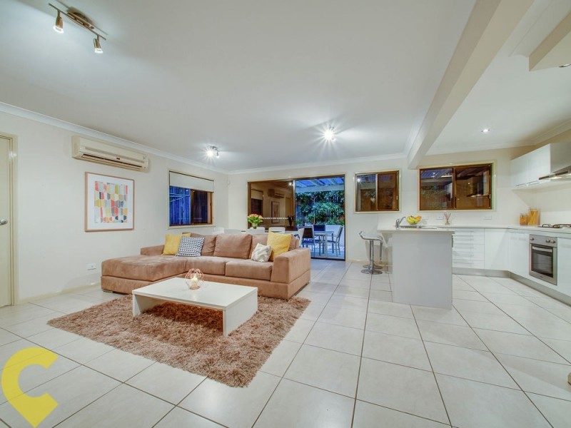 2/9 Curwen Terrace, Chermside QLD 4032