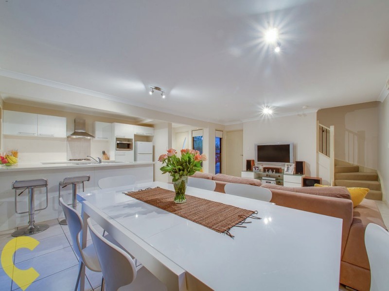 2/9 Curwen Terrace, Chermside QLD 4032