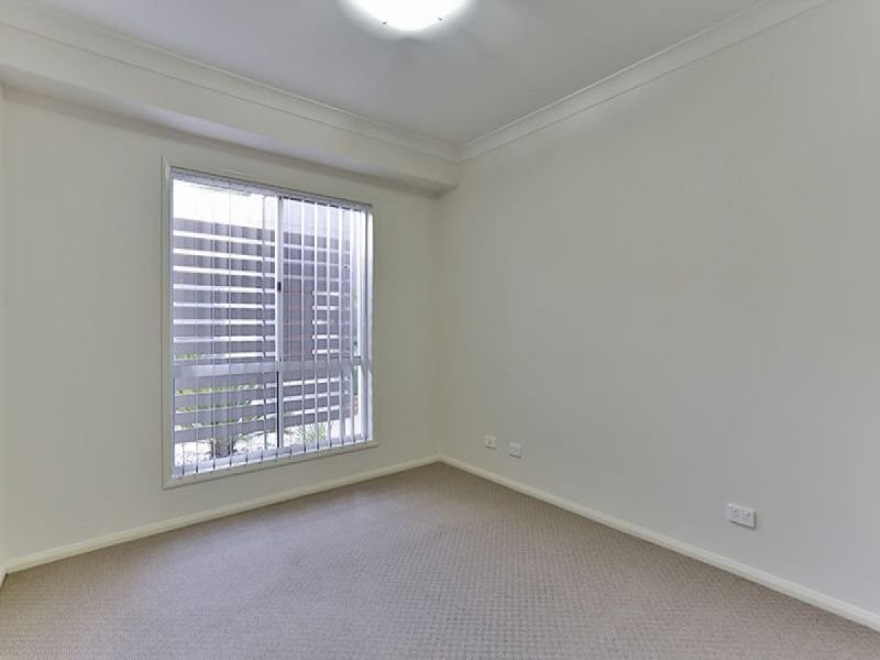 2/1 Barry Street, Mount Lofty QLD 4350