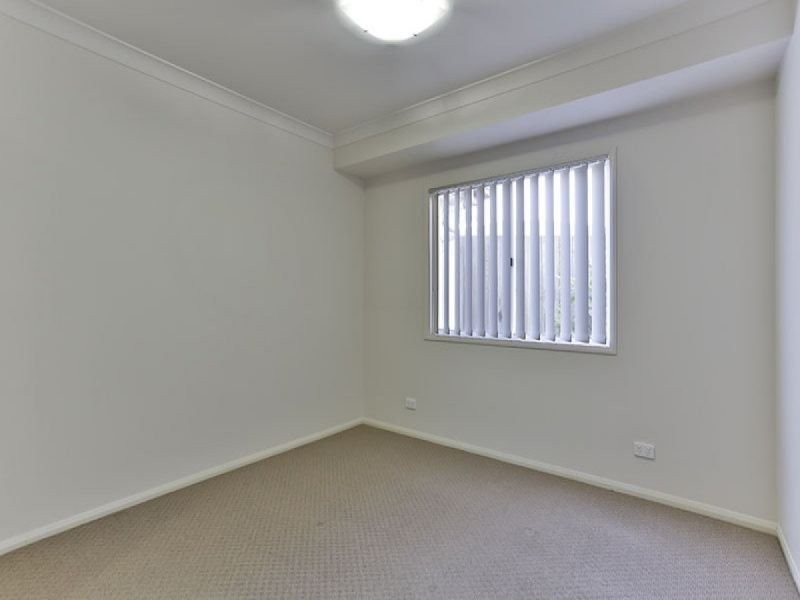 2/1 Barry Street, Mount Lofty QLD 4350