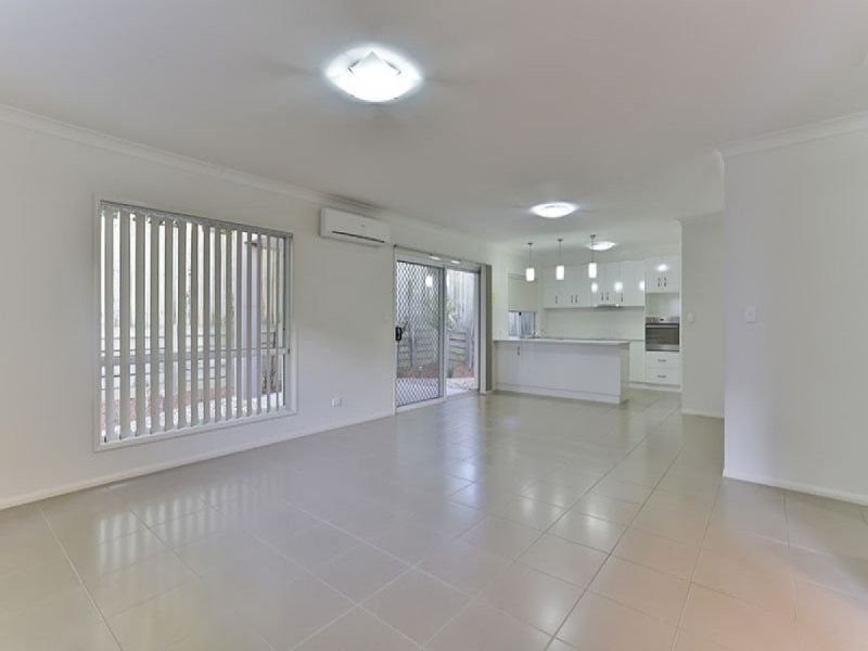 2/1 Barry Street, Mount Lofty QLD 4350