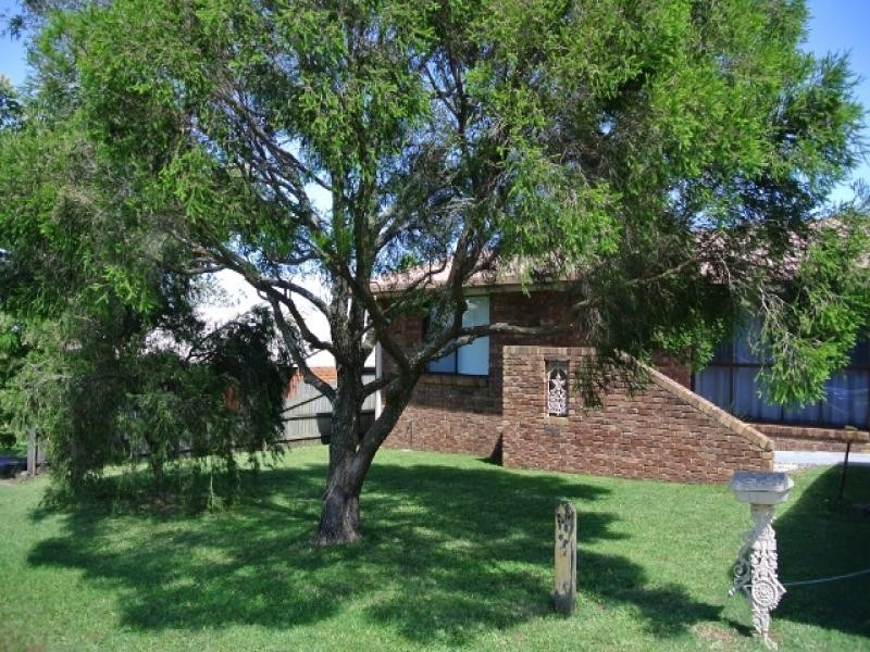 11 Black Court, Wilsonton QLD 4350