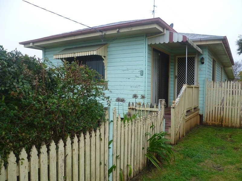 4 Edmund Street, Newtown QLD 4350