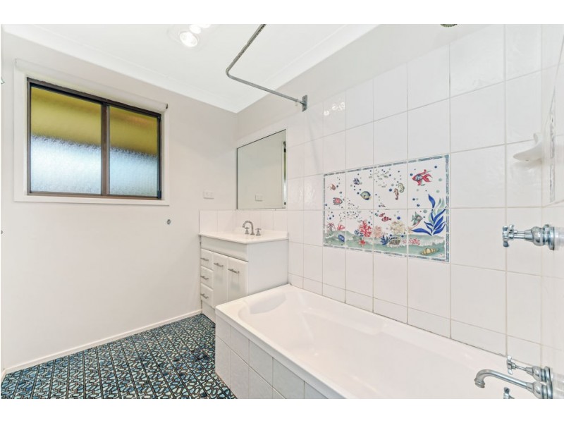 11 Banksia Street, Newtown QLD 4350