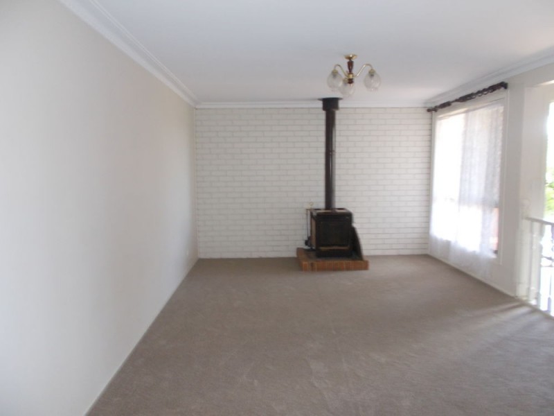 17 Mott Crescent, Rockville QLD 4350