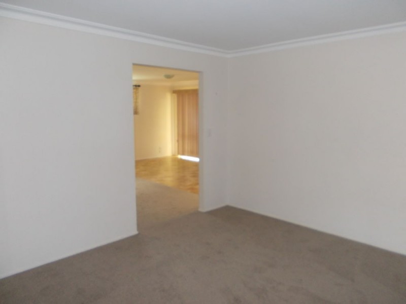 17 Mott Crescent, Rockville QLD 4350