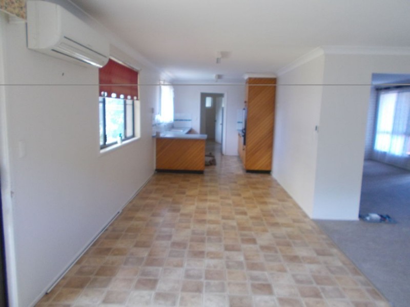 17 Mott Crescent, Rockville QLD 4350