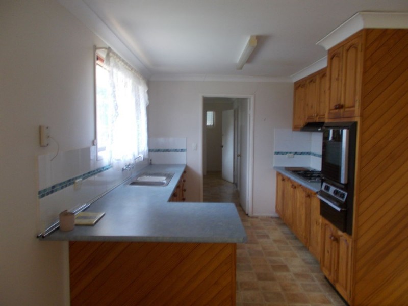 17 Mott Crescent, Rockville QLD 4350