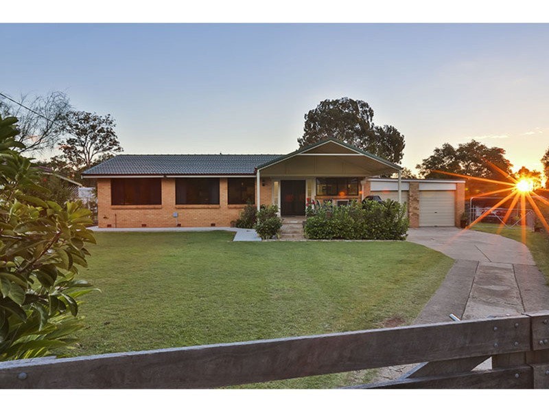 28 Patricia Street, Mount Lofty QLD 4350