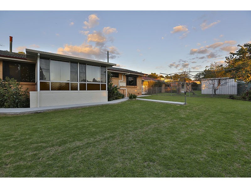 28 Patricia Street, Mount Lofty QLD 4350