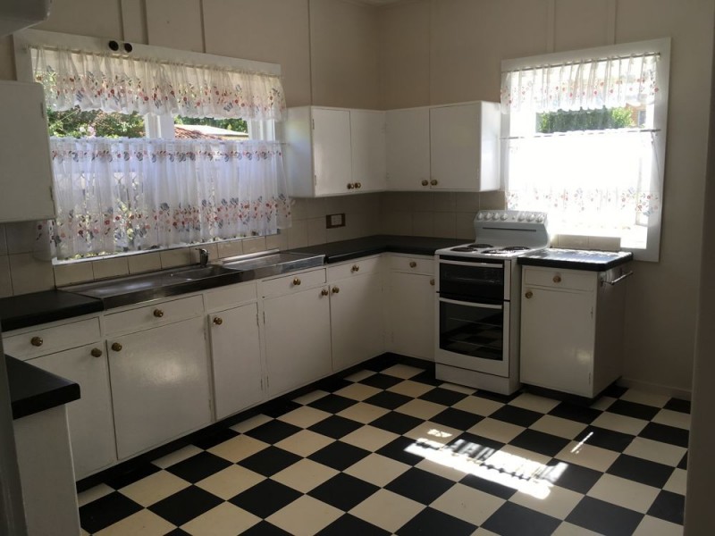 273 Alderley Street, Centenary Heights QLD 4350