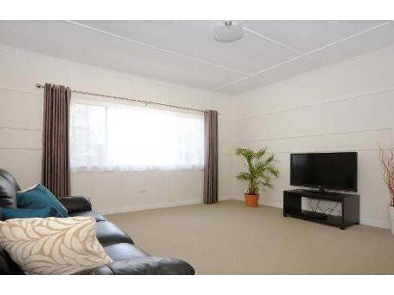 18 Elizabeth Street, South Toowoomba QLD 4350