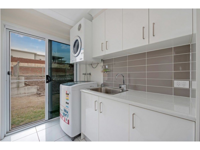 3 Wedgetail Drive, Highfields QLD 4352