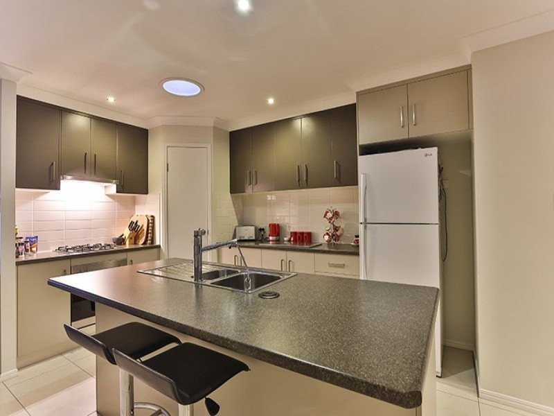 1/16 Tempest Drive, Glenvale QLD 4350