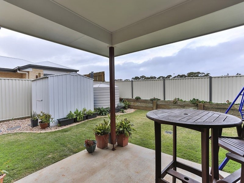 1/16 Tempest Drive, Glenvale QLD 4350