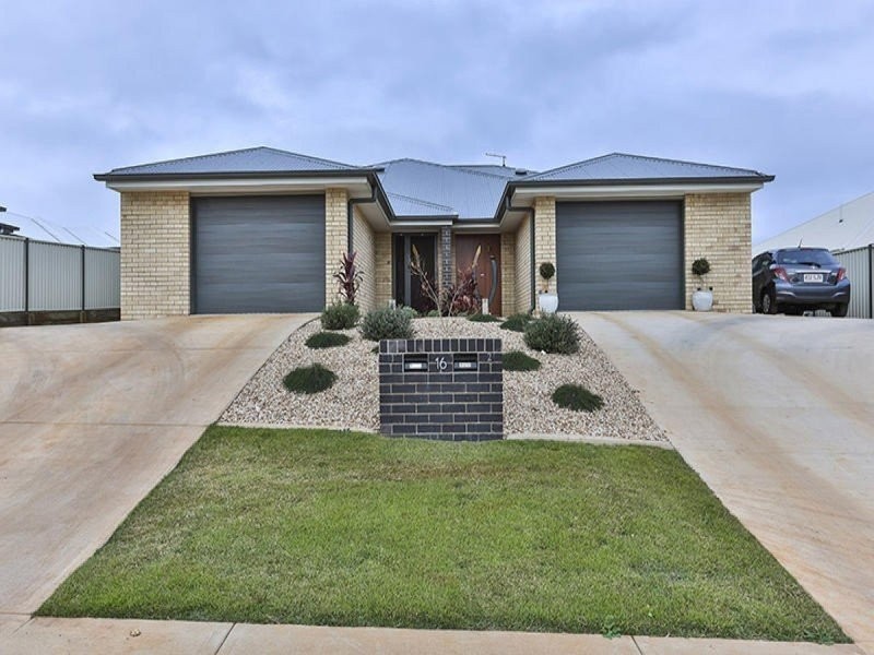 1/16 Tempest Drive, Glenvale QLD 4350