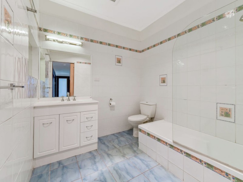 2 Third Avenue, Harristown QLD 4350