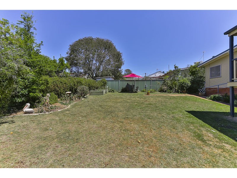 12 Mcnamara Street, Centenary Heights QLD 4350