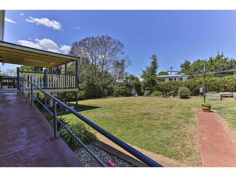 12 Mcnamara Street, Centenary Heights QLD 4350