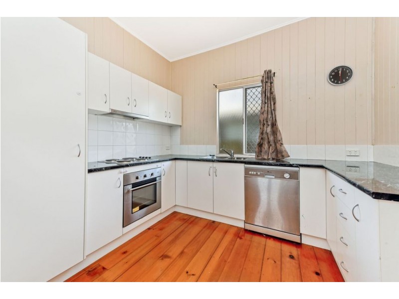 246 Campbell Street, Newtown QLD 4350
