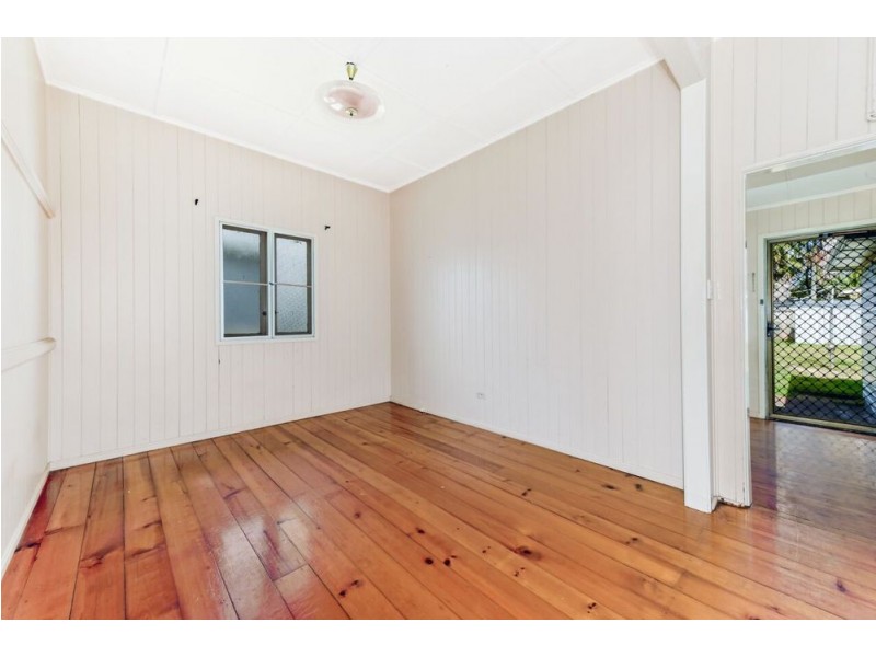 246 Campbell Street, Newtown QLD 4350