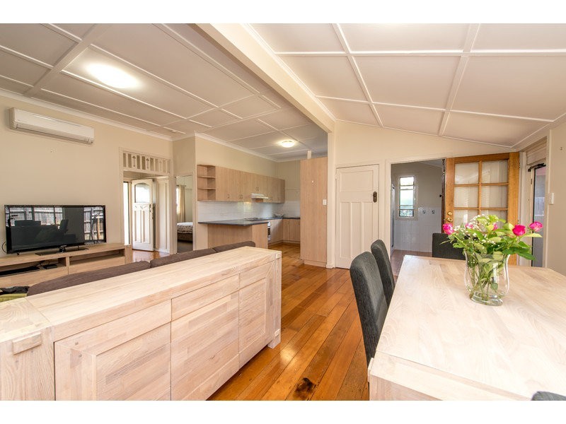 332 Hume Street, Centenary Heights QLD 4350