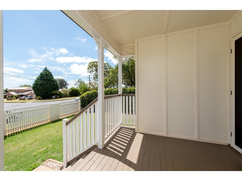 332 Hume Street, Centenary Heights QLD 4350