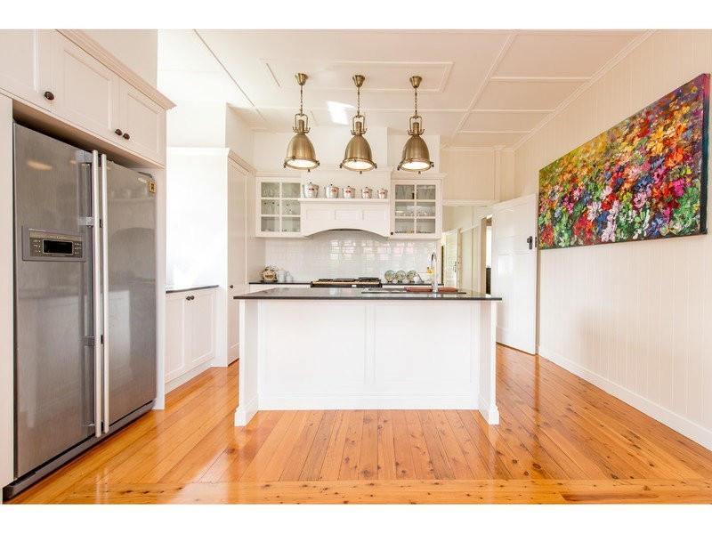 19 Henderson Street, Newtown QLD 4350