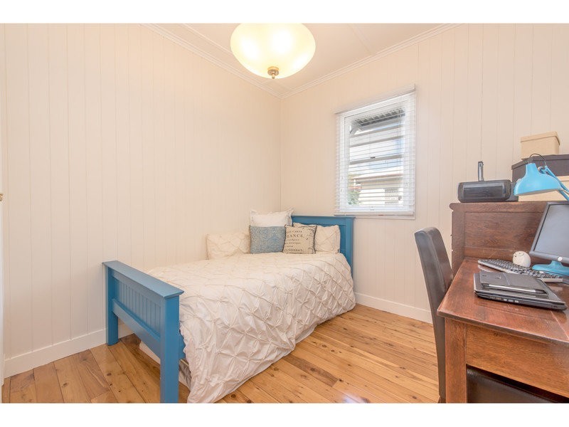 19 Henderson Street, Newtown QLD 4350