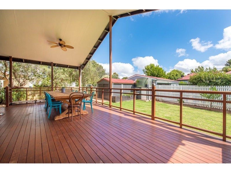 19 Henderson Street, Newtown QLD 4350