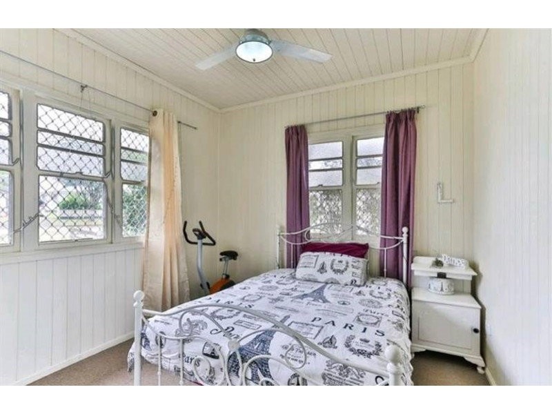 15 Park Street, Wilsonton QLD 4350
