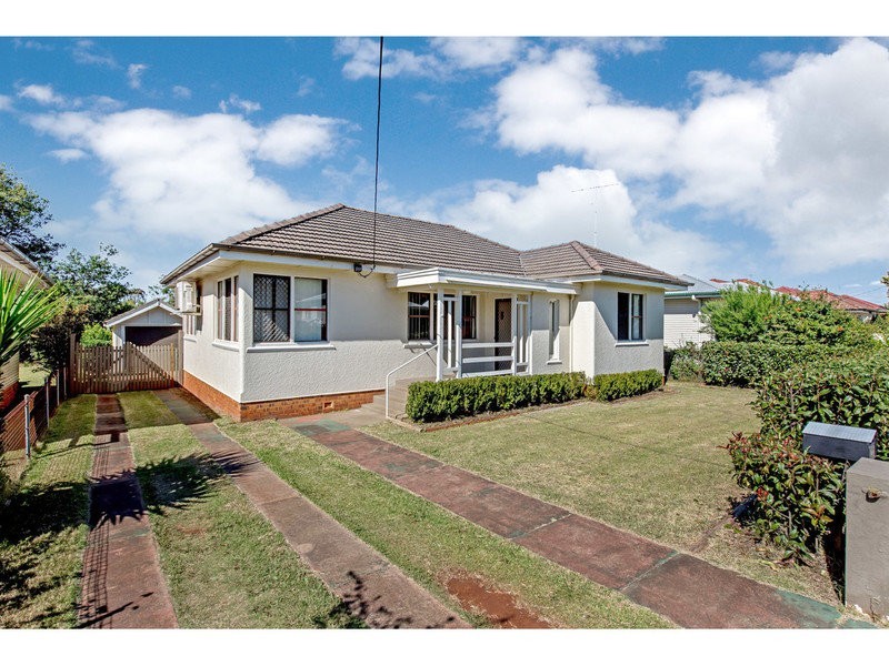 10 Rosina Street, Newtown QLD 4350