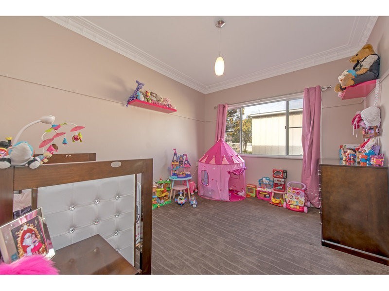 5A Cay Street, Newtown QLD 4350