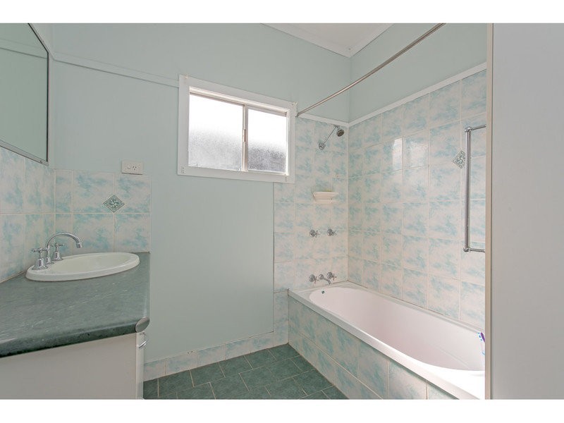 5A Cay Street, Newtown QLD 4350